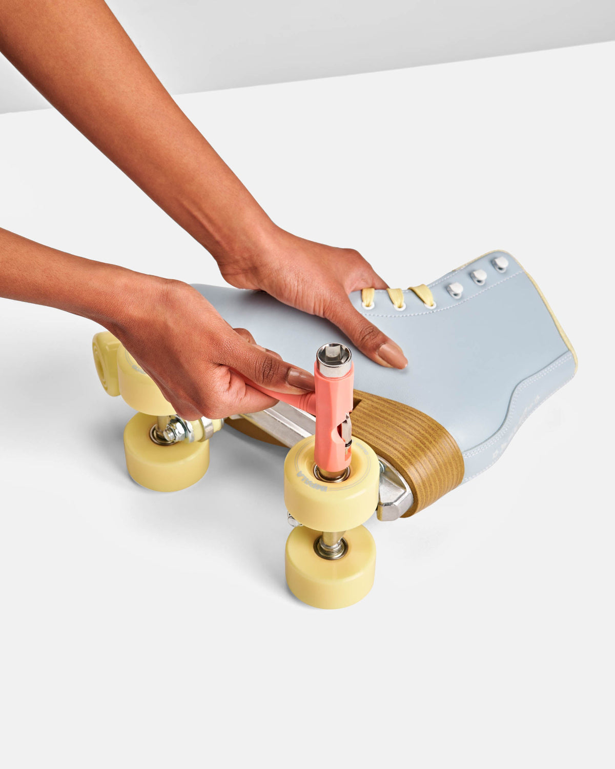 IMPALA ROLLER SKATE T-TOOL - PINK